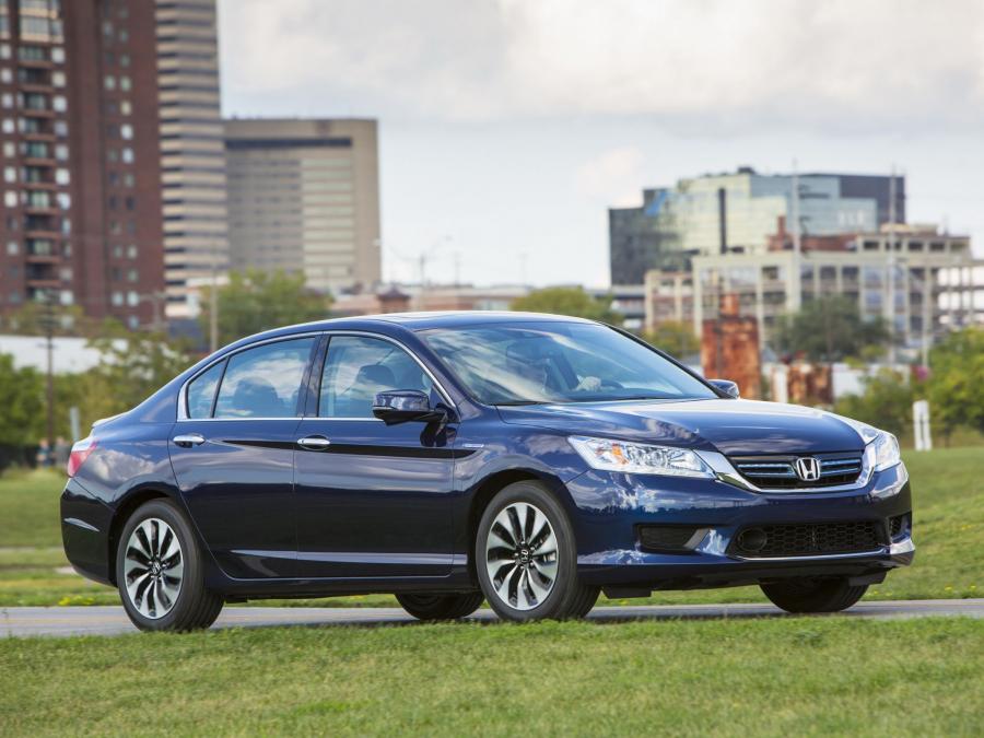  Honda Accord Hybrid Touring 2013 года  (US) (фото 6 из 30)